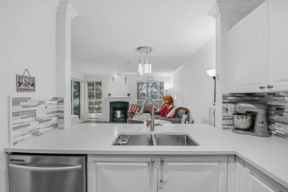 Kitchen Photo of 411 13733 74 Avenue, Surrey, BC