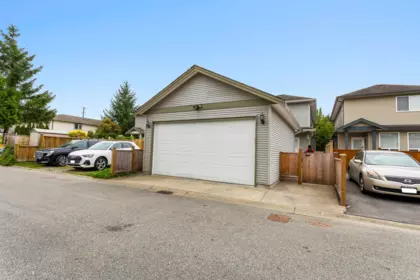 Garden / Landscaping Photo of 23635 Dewdney Trunk Road, Maple Ridge, BC