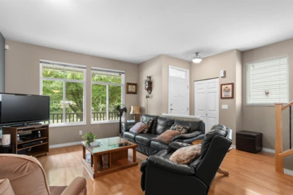 23635 Dewdney Trunk Road, Maple Ridge, BC, Maple Ridge — Single Family Residence for sale