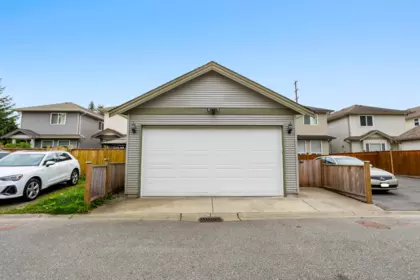 Swimming Pool Photo of 23635 Dewdney Trunk Road, Maple Ridge, BC