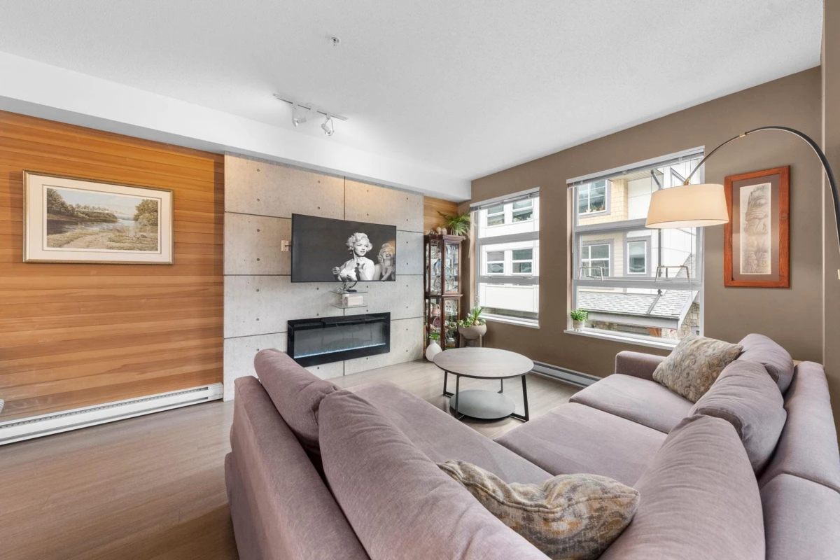 Living Room Photo of 13 39548 Loggers Lane, Squamish, BC