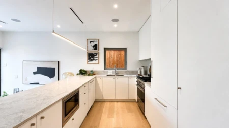 Breakfast Nook Photo of 2 2915 E 5th Avenue, Vancouver, BC