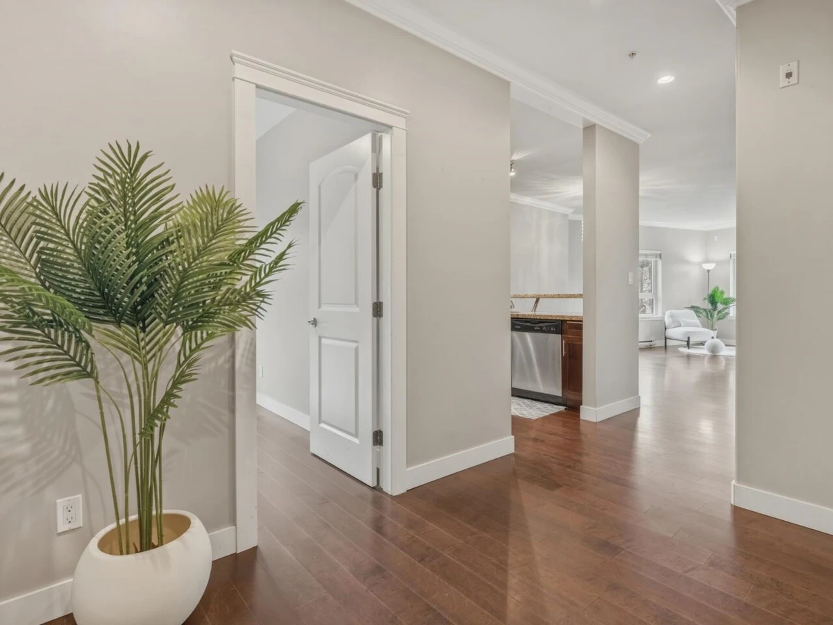 Family Room Photo of 201 2664 Kingsway Avenue, Port Coquitlam, BC
