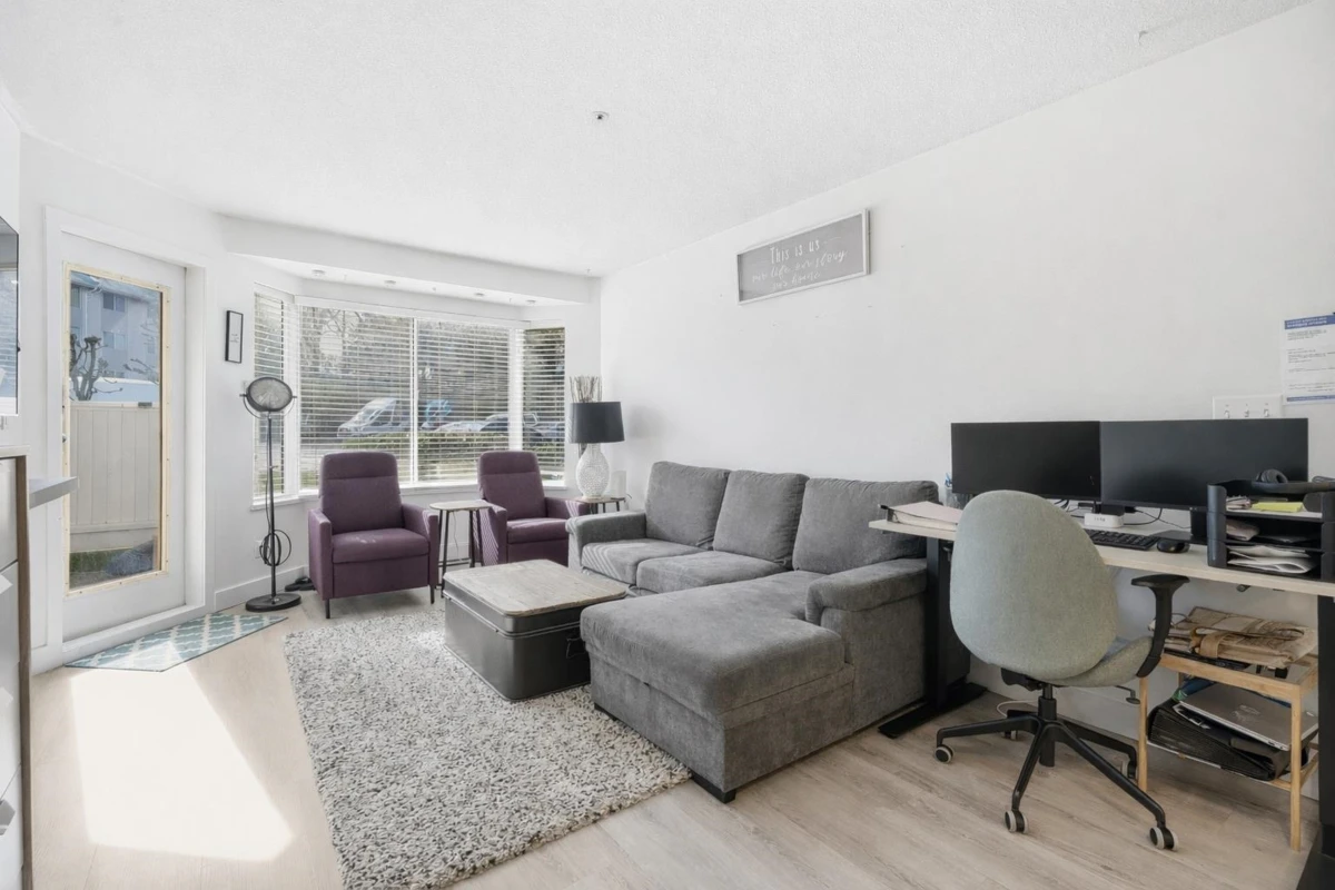 Living Room Photo of 131 33173 Old Yale Road, Abbotsford, BC