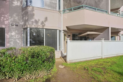 Outdoor Deck Photo of 131 33173 Old Yale Road, Abbotsford, BC