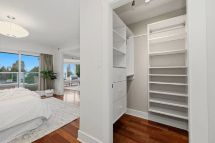 Staircase Photo of 302 2455 Bellevue Avenue, West Vancouver, BC