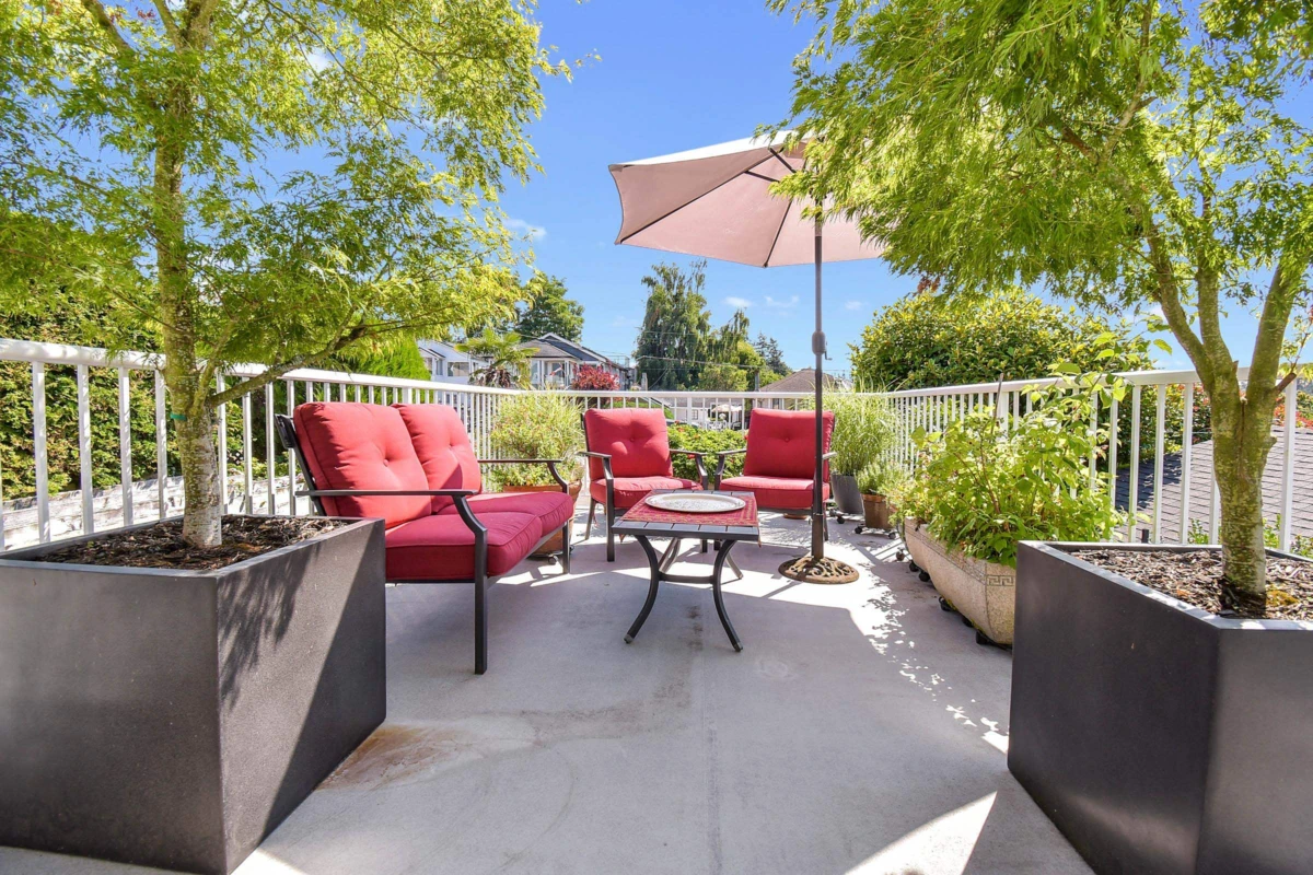 Living Room Photo of 933 Habgood Street, White Rock, BC