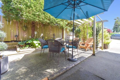 Backyard Photo of 933 Habgood Street, White Rock, BC
