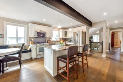 Kitchen Photo of 933 Habgood Street, White Rock, BC