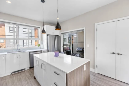 Breakfast Nook Photo of 15 1938 North Parallel Road, Abbotsford, BC
