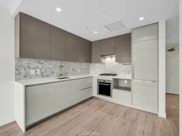 1302 8181 Chester Street, Vancouver, BC, Vancouver — Apartment/Condo for sale