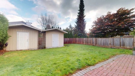 Garden / Landscaping Photo of 3420 Shaughnessy Street, Port Coquitlam, BC