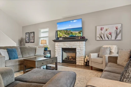Kitchen Island Photo of 26965 25a Avenue, Langley, BC
