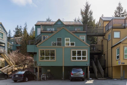 4 2028 Innsbruck Drive, Whistler, BC, Whistler — Apartment/Condo for sale
