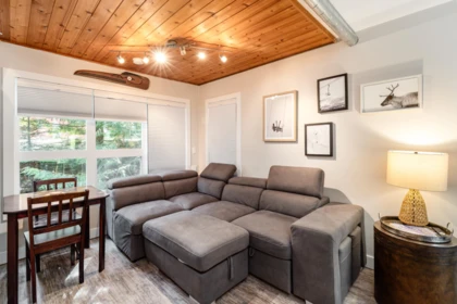 Kitchen Photo of 4 2028 Innsbruck Drive, Whistler, BC