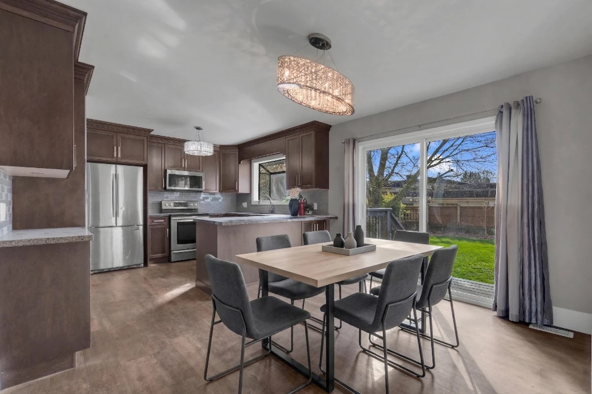 Dining Area Photo of 2319 Hemlock Street, Abbotsford, BC