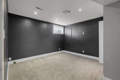 Hallway Photo of 2319 Hemlock Street, Abbotsford, BC