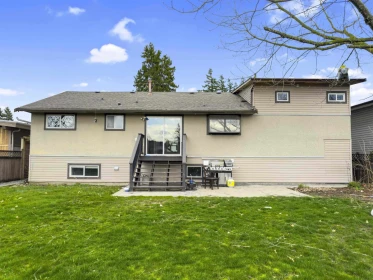 Hot Tub / Spa Photo of 2319 Hemlock Street, Abbotsford, BC