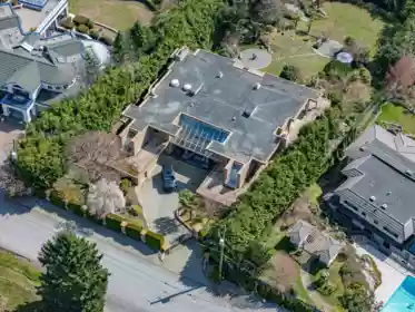 Fitness Center Photo Near 848 Eyremount Drive, West Vancouver, BC