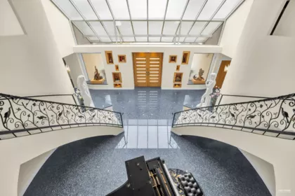 Hallway Photo of 848 Eyremount Drive, West Vancouver, BC