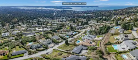 Playground / Recreational Area Near 848 Eyremount Drive, West Vancouver, BC