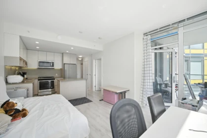 418 8850 University Crescent, Burnaby, BC, Burnaby — Apartment/Condo for sale