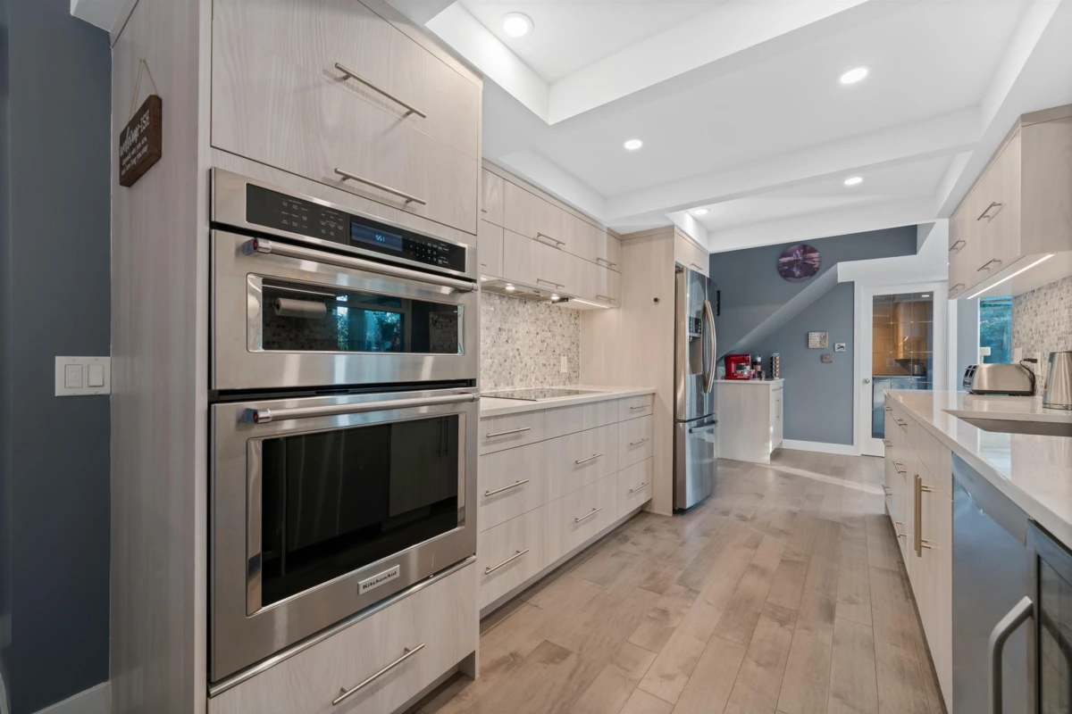 Family Room Photo of 540 Evergreen Place, North Vancouver, BC