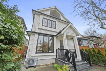 1 312 E 40th Avenue, Vancouver, BC, Vancouver — Half Duplex for sale