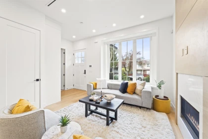 1 312 E 40th Avenue, Vancouver, BC, Vancouver — Half Duplex for sale