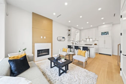 1 312 E 40th Avenue, Vancouver, BC, Vancouver — Half Duplex for sale