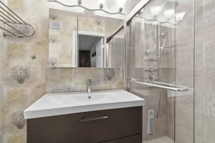 Guest Bathroom Photo of 140 E Eighth Avenue, New Westminster, BC
