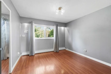 Hallway Photo of 140 E Eighth Avenue, New Westminster, BC