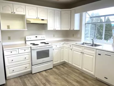Kitchen Photo of 305 46199 Margaret Avenue, Chilliwack, BC
