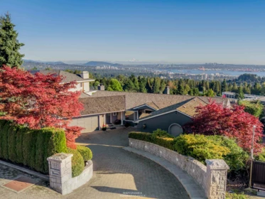 Fitness Center Photo Near 1331 Chartwell Drive, West Vancouver, BC