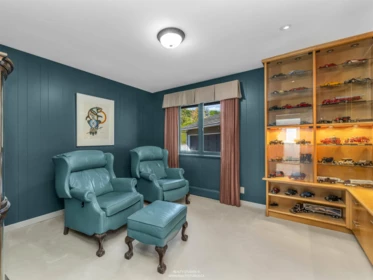 Hallway Photo of 1331 Chartwell Drive, West Vancouver, BC
