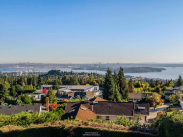 Neighborhood Park Photo Near 1331 Chartwell Drive, West Vancouver, BC