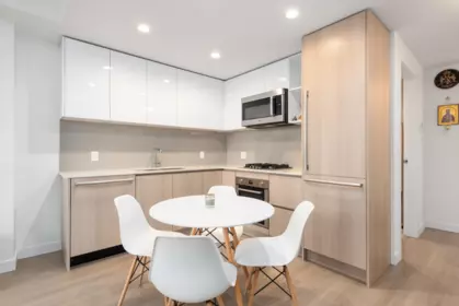 Kitchen Island Photo of 611 618 Carnarvon Street, New Westminster, BC