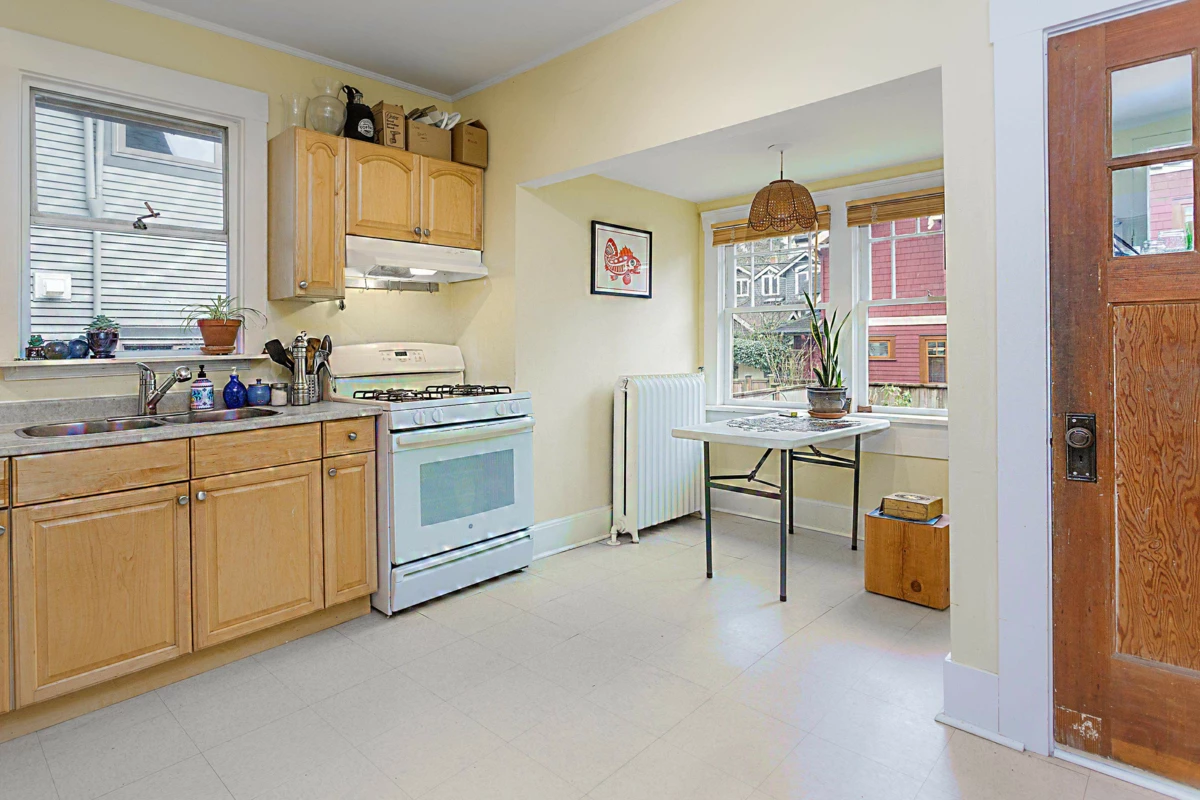 Dining Area Photo of 3086 W 2nd Avenue, Vancouver, BC