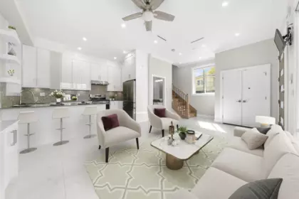 Kitchen Island Photo of 6692 Nanaimo Street, Vancouver, BC