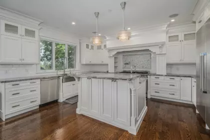 Breakfast Nook Photo of 2638 Queens Avenue, West Vancouver, BC