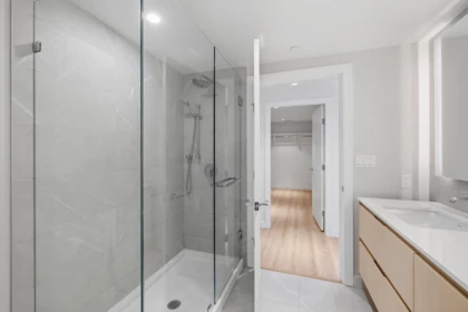 Hallway Photo of 505 1500 Fern Street, North Vancouver, BC