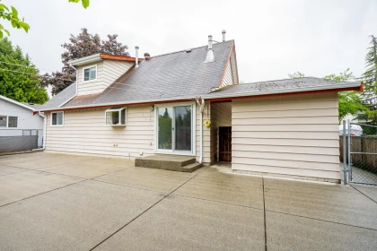 Front Yard Photo of 27145 27b Avenue, Langley, BC