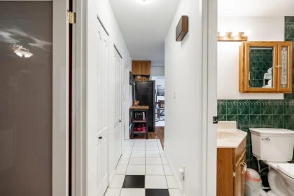 Powder Room Photo of 27145 27b Avenue, Langley, BC