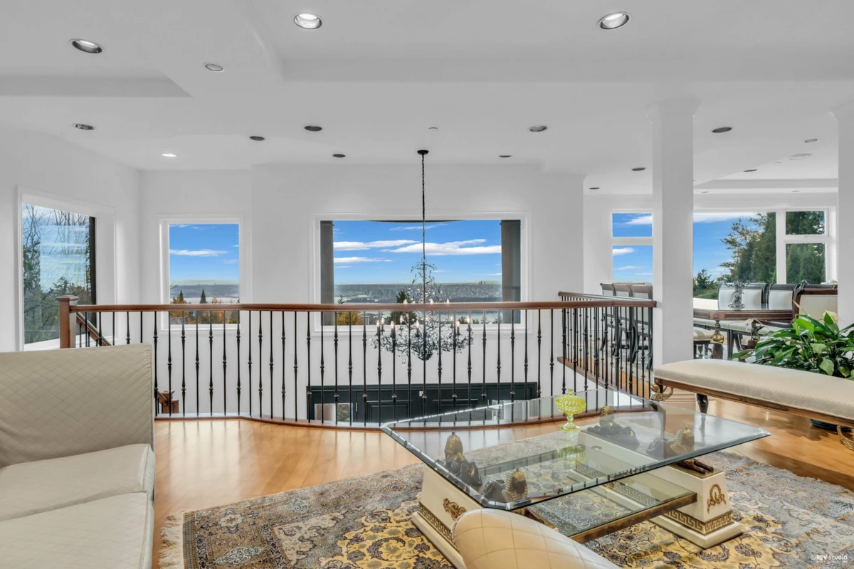 Dining Area Photo of 1525 Errigal Place, West Vancouver, BC