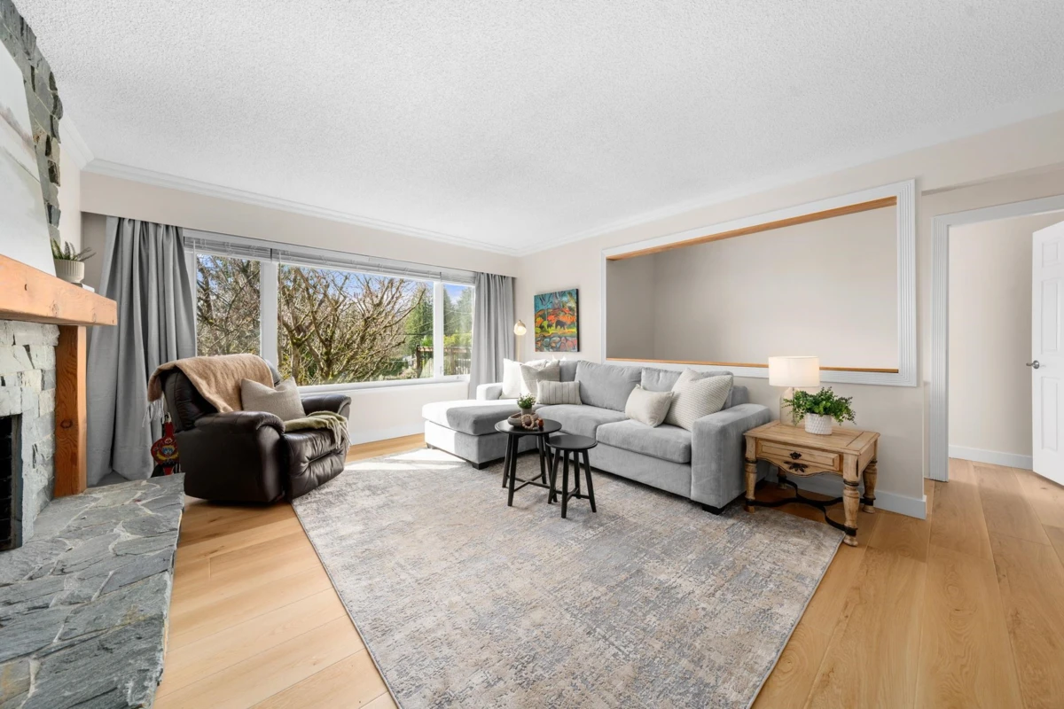 Family Room Photo of 3300 Mahon Avenue, North Vancouver, BC