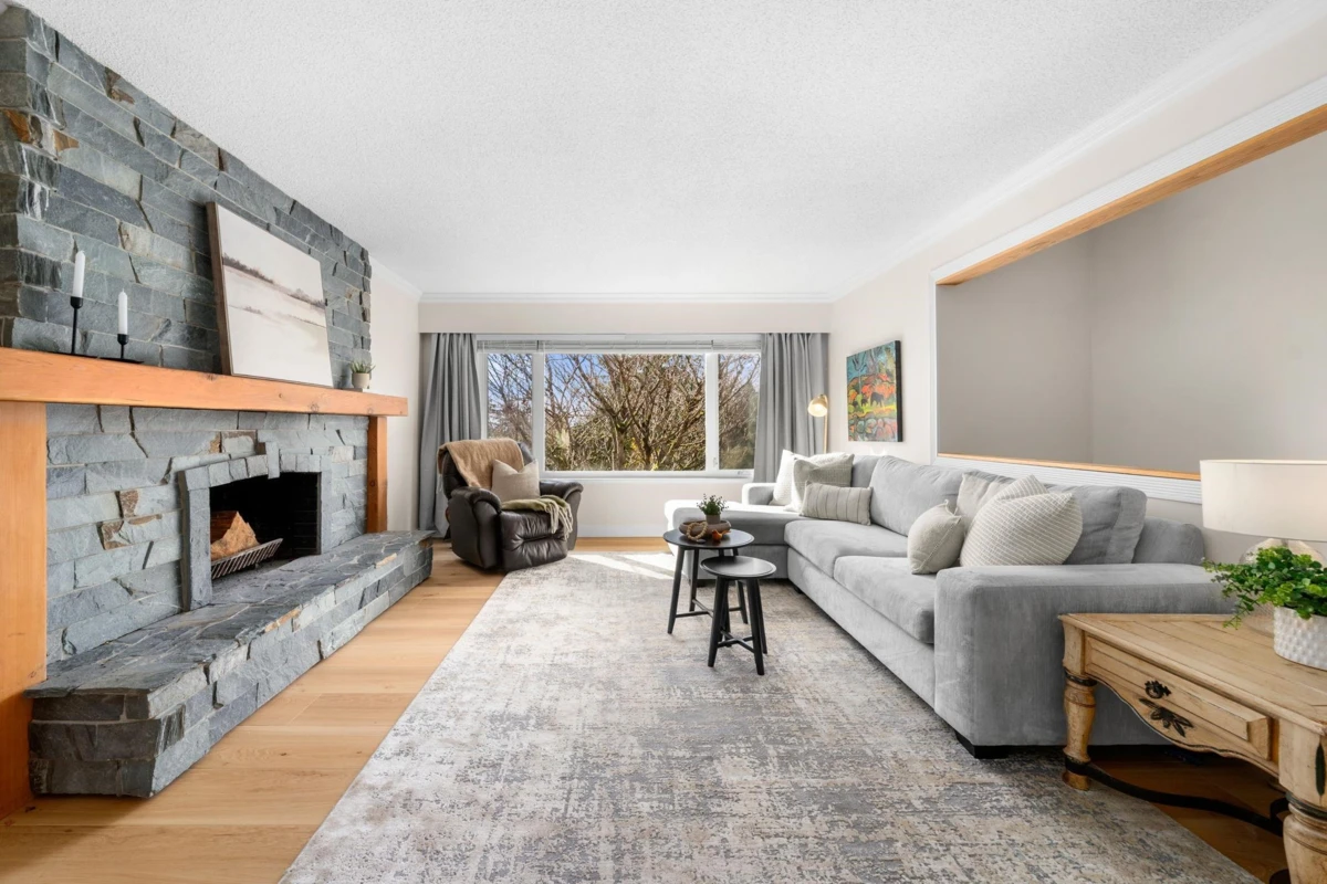 Living Room Photo of 3300 Mahon Avenue, North Vancouver, BC