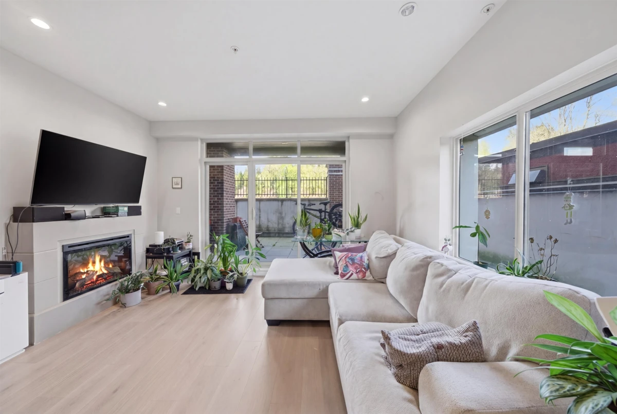 Family Room Photo of 204 1273 Marine Drive, North Vancouver, BC