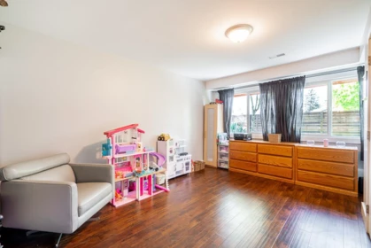 Mudroom Photo of 14205 Melrose Drive, Surrey, BC