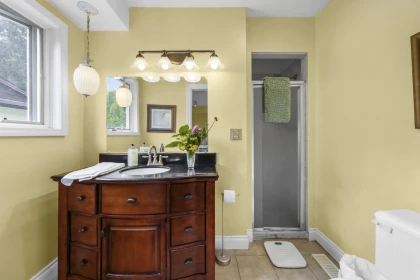 Guest Bathroom Photo of 5174 Dennison Drive, Delta, BC