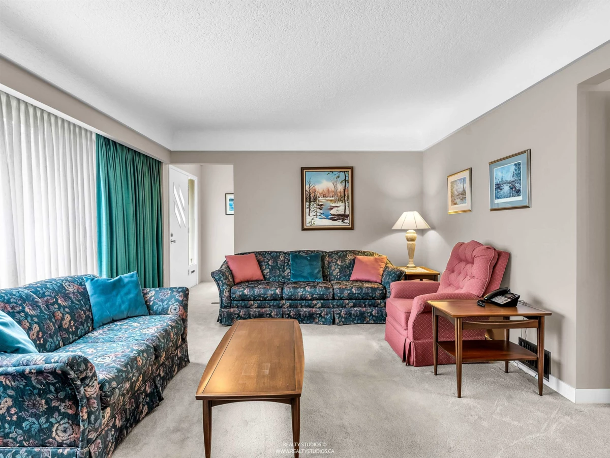 Family Room Photo of 4830 Southlawn Drive, Burnaby, BC